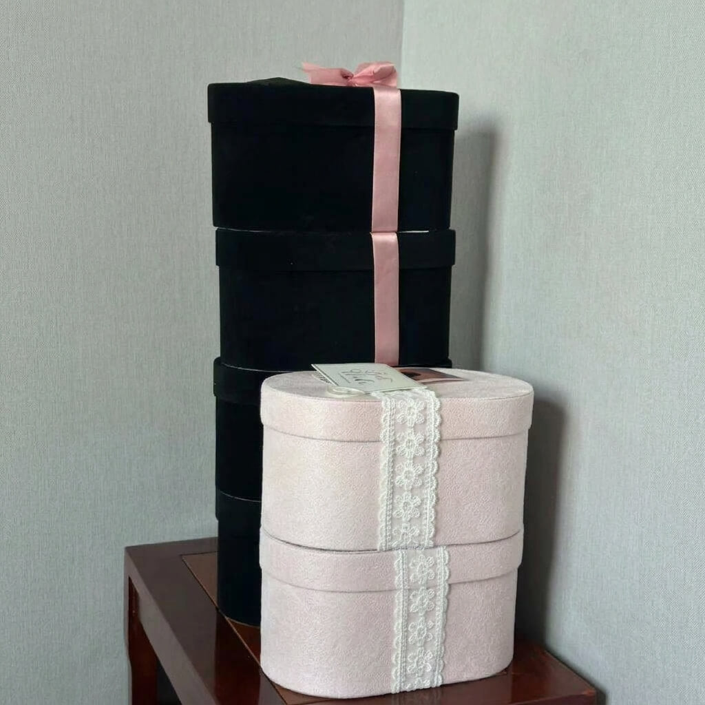 Velvet Oval Gift Box