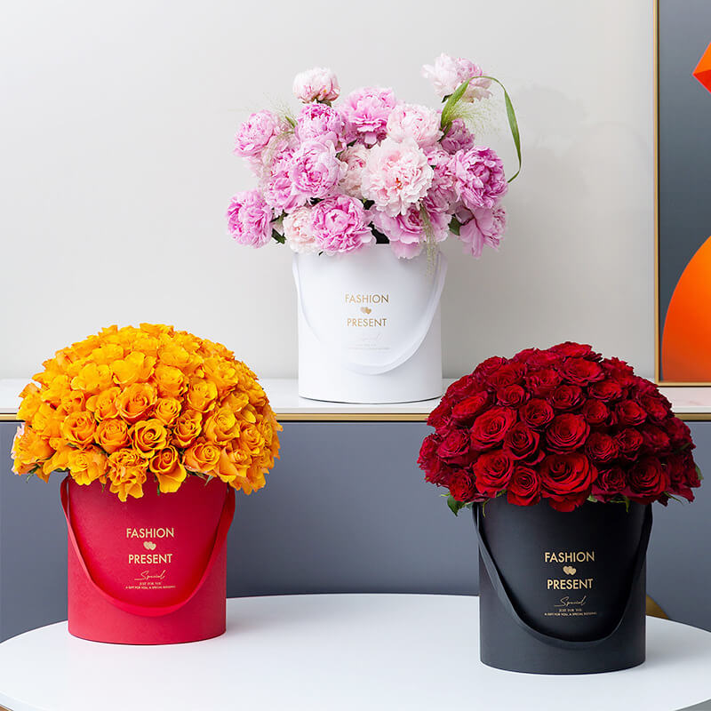 round gift box for flowers