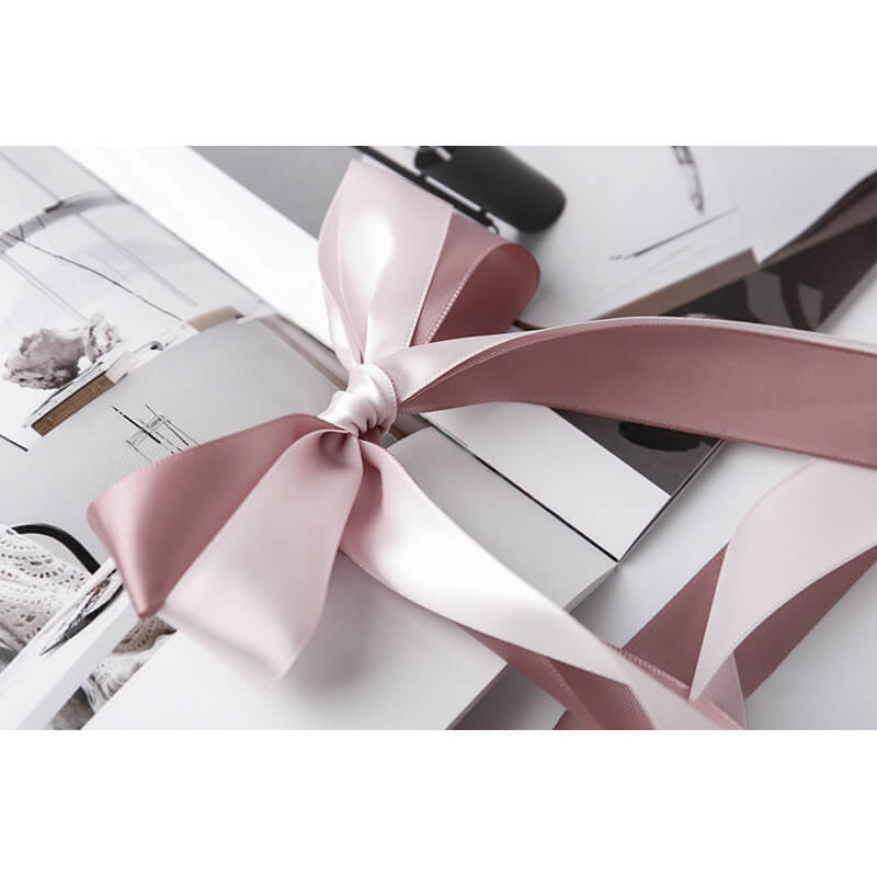 how to wrap a bouquet of flowers with ribbon