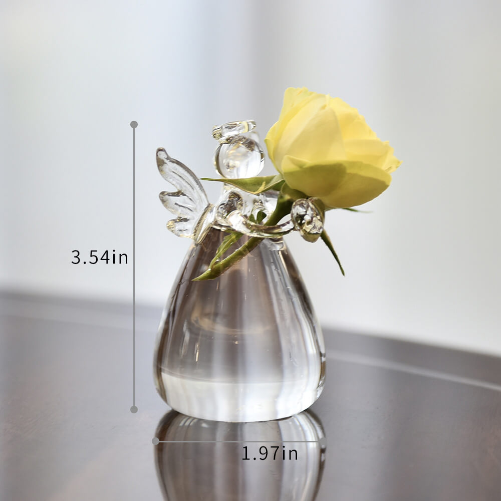 bud vase with flowers
