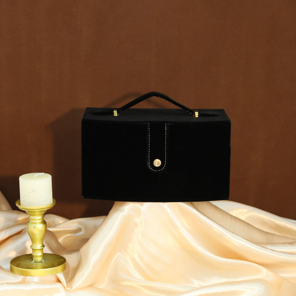 Velvet Fan-shaped Gift Box