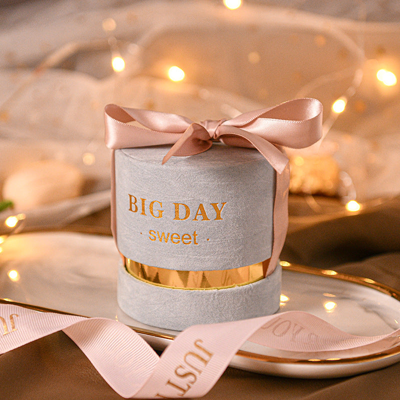 round floral box