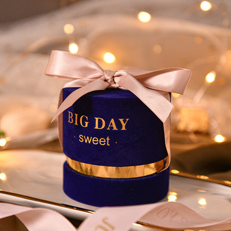 small round floral box