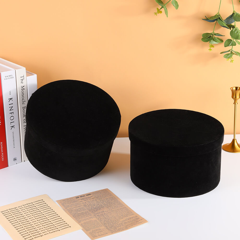 Black round flower boxes