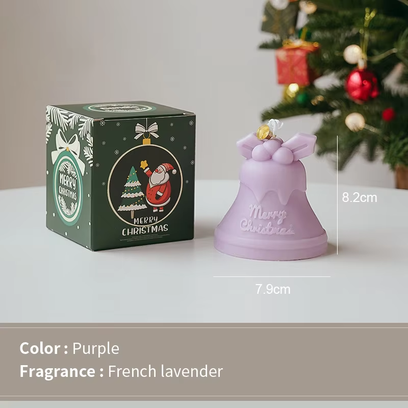 Velas con campanillas navideñas