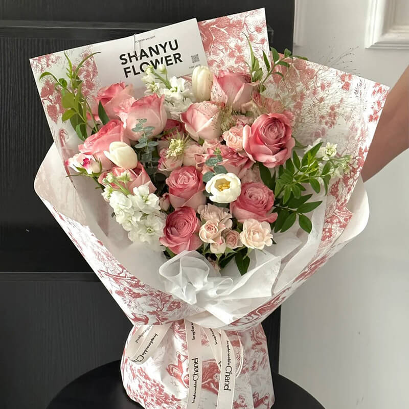 wrapping paper for flower bouquet