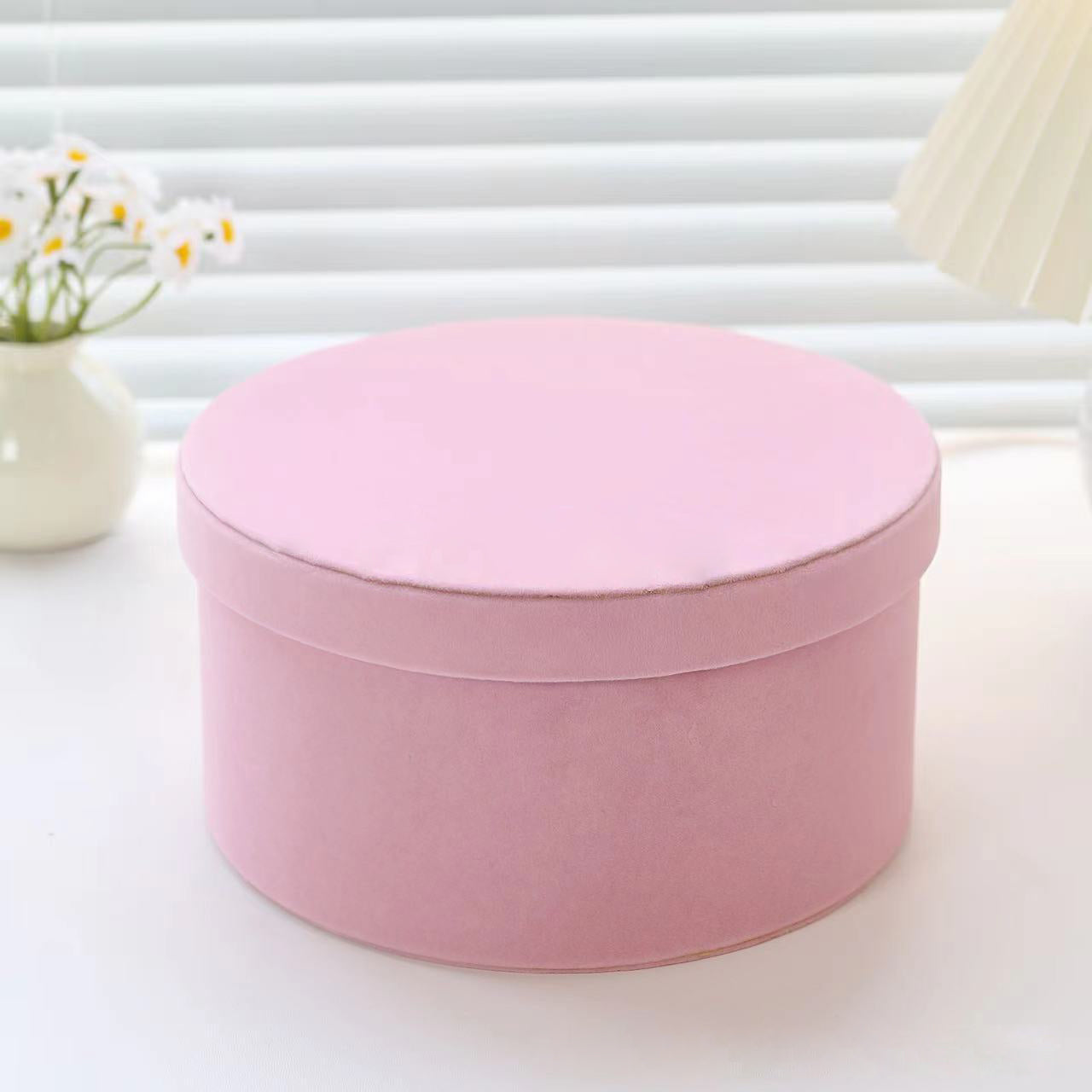 pink round box 