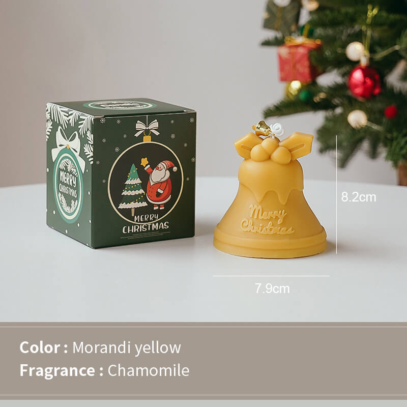 Velas con campanillas navideñas