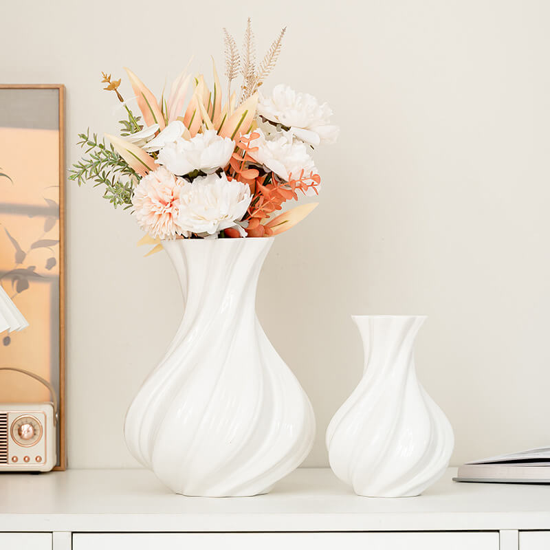 flower arrangement vases