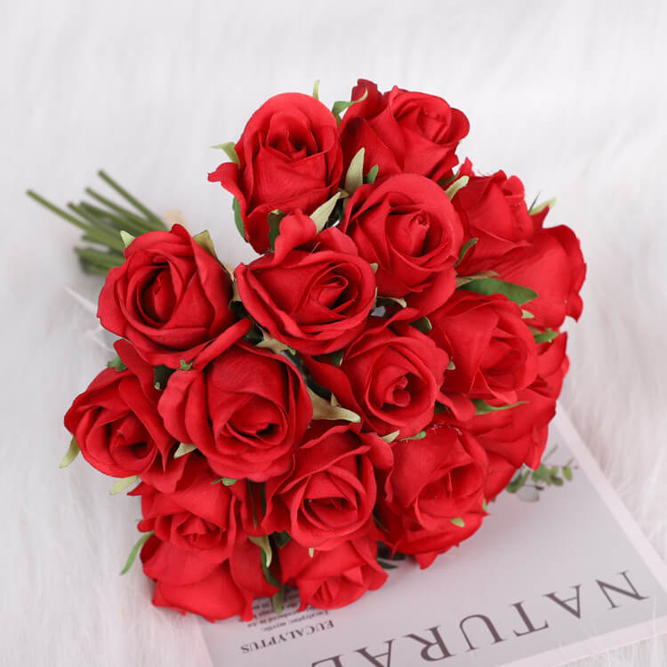 fake roses bouquet