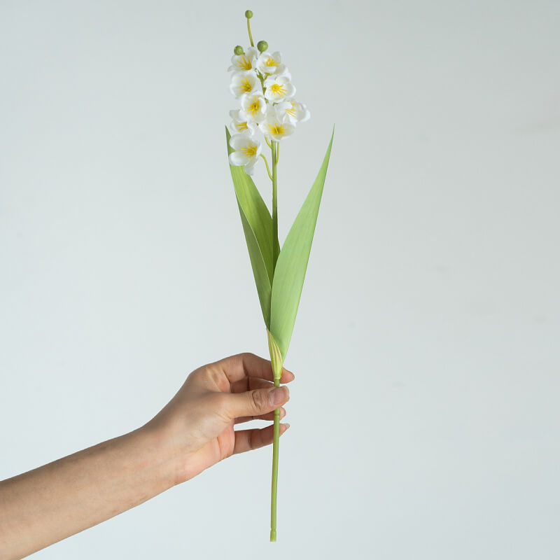 fake flowers in vase