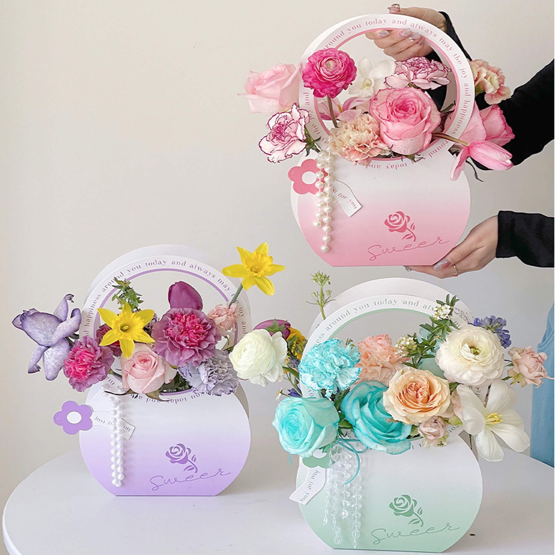 Luxury Die Cut Paper Bag Design Flower Bouquet