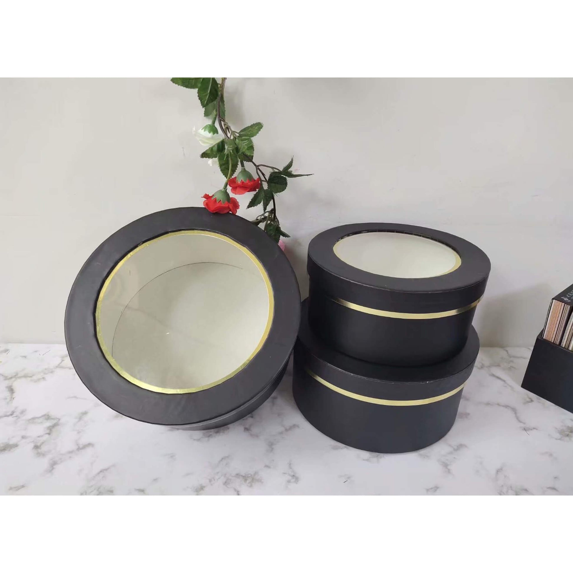 round flower boxes​